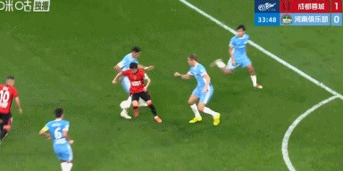 pg电子试玩-半场：成都1-0河南，索罗金头球破门