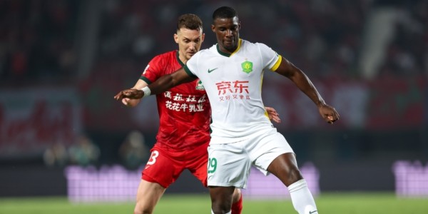 中超形势：蓉城2分领跑！申花跌第3+国安掉队，前4名下轮直接对话
