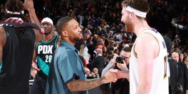 PG电子-输球也有亮点！湖人暗藏新星轰21+4