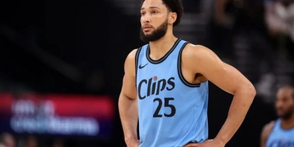 西蒙斯是否存在健康问题？